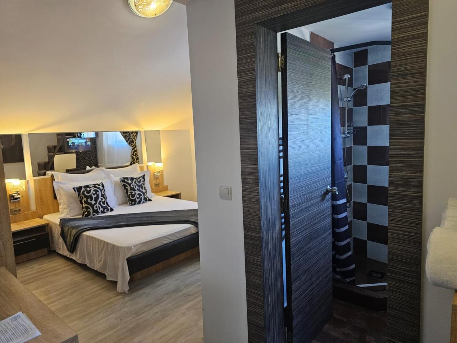 Theline Hotel Bucharest Exterior photo
